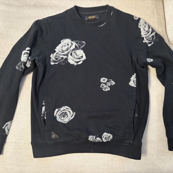 10 Deep White Roses Sweatshirt crew neck size small 10.deep - Picture 1 of 4